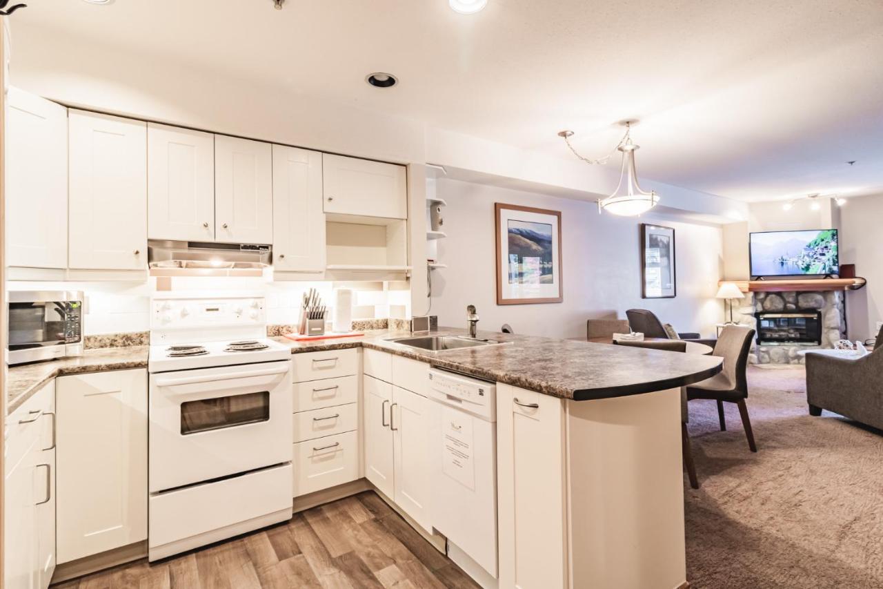 Lake Placid Lodge By Elevate Vacations Whistler Eksteriør billede